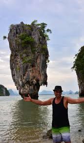 تجربة بجد جيمس بوند ينتظرك وبوب مارلي بيقولك صباااااح الخيييير يلا بوك