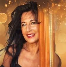 Che fascino, che sensualità, che femminilità 😜