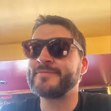 Need stronger forearms & grip? Here's a drill to try!! . Shout out  @shizzylifts for the opening stitched video & @thevanillagorilla92 for  being my model athlete!