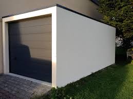 A garage is a storage building that is used to store items away from the elements. Garagen Und Container