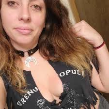 Morgan Beach (@lysistrata00)