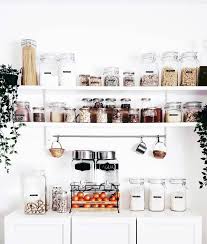 En cas de besoin, tu rajoutes des boîtes et tu mets tes vêtements dedans après les avoir roulés. Methode De Rangement Marie Kondo Blog Deco Clematc
