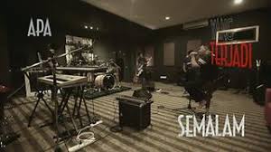 Aku terseksa, tak boleh j. Sandar Padaku Quot Ost Meh Sandar Pada Aku Quot Lyric Video Video Song From Sandar Padaku Ost Meh Sandar Pada Aku Lyric Video Malay Video Songs Video Song Hungama