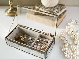 It's worth noting that 925 is not the only hallmark that might tell you a piece of gold jewelry has a sterling silver base. How To Tell If Your Jewelry Is Valuable