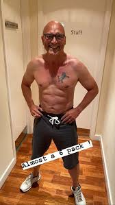 It's an on again off again type of transfer that will no doubt end in manchester united wasting time and money with a deal that could have been done ages ago. Gregg Wallace Displays Almost Six Pack After Incredible Body Transformation Aktuelle Boulevard Nachrichten Und Fotogalerien Zu Stars Sternchen