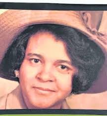 Elizabeth Colston's Instagram, Twitter & Facebook