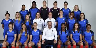 You can click on any player from the roster on the right and see his personal information such as nationality, date of birth, height, preferred foot, position, player value, transfer history etc. Football L Equipe De France Championne D Europe Classe Biberon Le Point