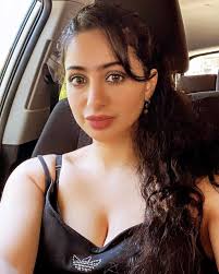 PHOTOS : பிளாக் டிரஸ்ஸில் சொக்க வைக்கும் அழகில் மகிதா எல்தாபி..  கிறங்கடிக்கும் சூப்பர் க்ளிக்ஸ் இதோ! | Actress Magida El Dhaybi Latest Hot  Photos - Oneindia Tamil