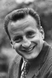 Kenneth Griffith : sa biographie, filmographie, et quelques photos