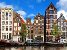 This is a very pleasant square with fantastic old buildings built with traditional dutch architecture of the time. Vlajka Nizozemska Hlavni Mesto Nejvyssi Hora Rozloha Ck Mundo