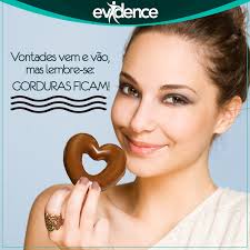 Um ótimo fim de semana pra todo mundo, de preferência sem pé na jaca, né? →  🍔