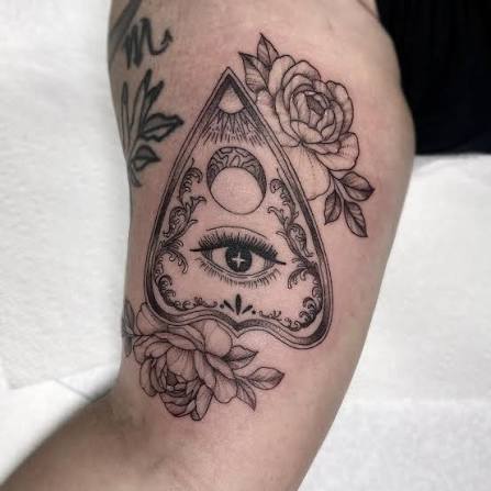 ouija planchette just in time for halloween season 🎃👻 . . . . . . #art # tattoo #blackandgrey #finelinetattoo #halloween #spookyseason #spookytattoo #halloweentattoo #flashtattoo #floraltattoo #botanicalart #masstattoonetwork #tattooartist #tattooed ...