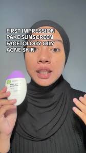 yg aku rasain bukan tone up yaa malah kaya white case yang udah coba ss ini  emang kaya gini atau aku pakenya terlalu banyak sih?? #reviewskincare  #sunscreen #sunscreenviral #acneskin #oilyskin