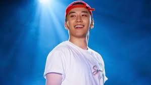 On february 14, 2017, it was announced that big bang will hold fan meetings in 2017, marking the band's first show without t.o.p after his enlistment in february 2017. Zxetivq8 Qb47m