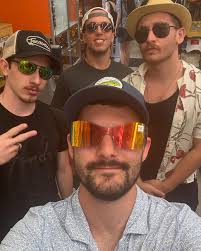 No no this ride isn't like that dude, I PROMISE… 😏”