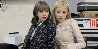 Lisa Dan Rose Blackpink Kompak Dapat Penghargaan Di Instagram Awards 2019 Kapanlagi Com