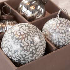Design your custom christmas baubles using artwork & designs. 3 Silber Weiss Glitter Swirl Christmas Bauble Weihnachtsdekorationen Bollywood Weihnachten