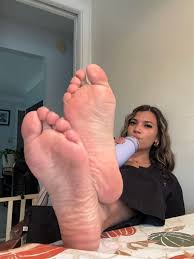 Foot Fetish Daily 💎 on X: Latina feet @ticklysoles  t.coA1orlRrr18  X