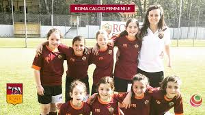 Benché la città di milano abbia avuto più di una squadra femminile in passato, che riprendesse lo stesso nome dell'omonima società rossonera maschile e i colori, come l'associazione calcio femminile milan nata nel 1965 o l'associazione calcio femminile milan 82 nata nel 1982, o la più ancor recente football milan ladies nata nel 2013, nessuna di queste società ha mai avuto alcun. Roma Calcio Femminile La Scuola Calcio Non Si Ferma Neanche D Estate Calcio Femminile Italiano