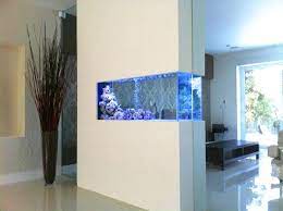 Diviser Une Piece Avec Un Aquarium 12 Idees Pour Vous Inspirer Acquario Da Casa Idee Acquario Design Per Il Soggiorno