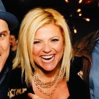 Jennifer Sholder's Instagram, Twitter & Facebook