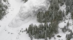 Перевод слова avalanche, американское и британское произношение, транскрипция, словосочетания, примеры использования. What I Learned In Avalanche School The New York Times