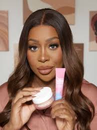 Se non hai ancora provato la Porefessonal routine di @benefitcosmeticsitaly  vi consiglio di farlo perché sulla mia pelle mista grassa ha performato  molto bene. Il The Porefessional Primer e la The ...