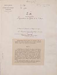 Ils reprennent les textes législatifs, mais se polarisent sur l'exercice du culte. Loi De Separation Des Eglises Et De L Etat Wikipedia
