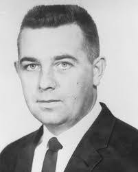 Andrew Redding's Instagram, Twitter & Facebook