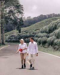 Tema foto prewed yang satu ini paling unik, karena dilakukan di dalam air. Prewedding Tema Putih Desain Inspirasi Dan Fashion Style Facebook