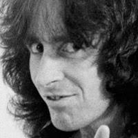 42 años de la muerte de Bon Scott: Cronología y dudas de una muerte no  anunciada