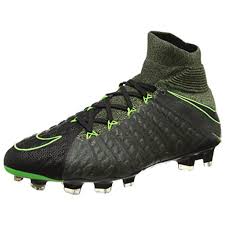 The design of the sole provides a perfect grip. Robert Lewandowski Football Boots