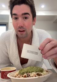 Enjoy Chipotle Bowls: A Flavorful Fast Food Experience