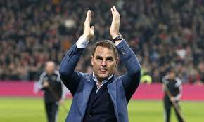 De trainers die aan het stuur staan van een club uit het betaalde voetbal wordt ook wel coach in het betaalde voetbal genoemd. Bekende Nederlandse Trainers Zonder Club Voetbalprimeur Nl