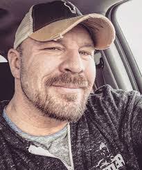 Aaron Du's Instagram, Twitter & Facebook