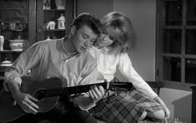 Après la sortie d'un livre relatant un supposé amour impossible entre catherine deneuve et johnny hallyday, sylvie vartan a pris la parole sur instagram. L Amour Secret De Johnny Hallyday Et Catherine Deneuve Stars Et People Zikeo