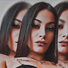 Lindsay Lohan gets stuck with an ex over Christmas in the trailer for Our  Little Secret 👀🎄