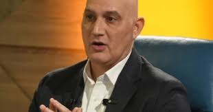 Ministro de Economía afirma es fundamental para la política pública oir a  la gente