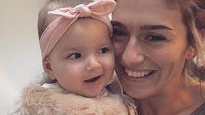 Born 11 february 1983) is a dutch professional darts player and former professional footballer who played as an. Estavana Polman Und Rafael Van Der Vaart Feiern Den Ersten Geburtstag Von Tochterchen Jesslyn