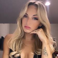 Emily Samuel (@emilyfitness)