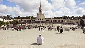 It borders são mamede and minde to the southwest, pedrógão and chancelaria (torres novas) in the east, atouguia and nossa senhora das misericórdias to the north and santa catarina da serra e chainça to the northwest. Fatima Eine Reise Zum Altar Der Welt Www Visitportugal Com