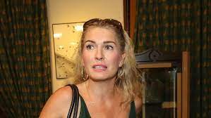 Olga menzelová zvažuje prodej domu, který pořídila pro manžela jiřího loni olga menzelová (42) pro rodinu pořídila nové bydlení, dům v pražských stodůlkách. Olga Menzelova Drahy Dum Dal Neutahne Musela Ho Prodat I Kvuli Loupezi Sip