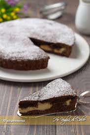 La crostata alla nutella è una torta golosissima amata da tutti, bambini e adulti, perché morbida e cremosa. Crostata Morbida Con Crema E Nutella