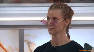 Random thought, I like the glasses #bb26