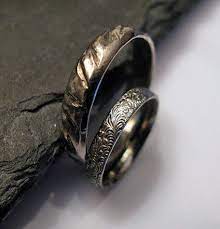 Hand Carved Sterling Silver Black Rhodium Wedding Band Set Etsy Rustic Wedding Rings Black Rhodium Wedding Band Rustic Wedding Rings Set
