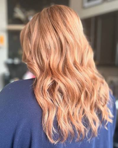 Still obsessing over this soft copper magic✨ I love ALL color. Bright bold dimensional blondes, rich caramel balayages, soft dimensional brunettes. My heart truly belongs to reds and coppers. Whether it's a