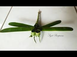 Kreasi Janur Cara Membuat Capung Dari Daun Kelapa Youtube Capung Daun Kelapa