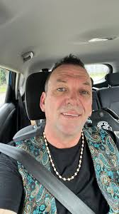 Hi Folks!!! May bookings are a bit thin….. if you'd like me to come play  your place or establishment give me an inbox!! Will travel 200km north or  south of Townsville… blues,