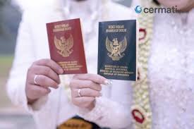 Untuk kristen protestan, tersebut syarat pernikahan kristen yang ditentukan sehingga gereja mampu melangsungkan pemberkatan nikah, yang mesti melengkapi sebagai berikut: Mengurus Akta Nikah Hilang Begini Caranya Cermati Com