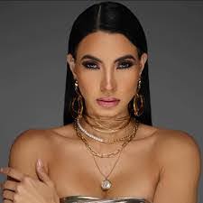 Janet Canela's Instagram, Twitter & Facebook